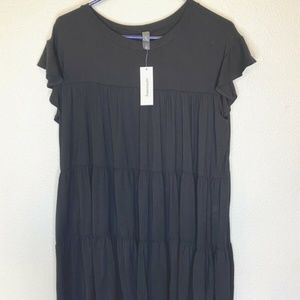 Francesca's NWT AYLA Short Sleeve Crew Neck Ruffle